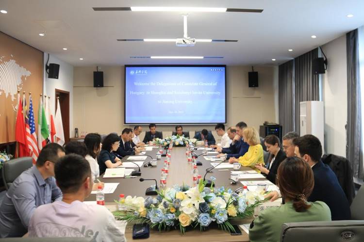 說明: https://wsc.zjxu.edu.cn/__local/A/38/E8/18C959EFE2F9324C5B940400D34_14F307E9_16193.jpg